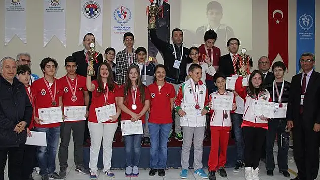 Satrançta İran damgası