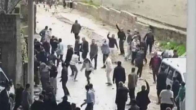 Savaşı andıran mahalle kavgasında ölenlerden ikisinin baba ve oğul olduğu ortaya çıktı