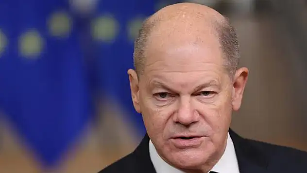 Scholz görevini Merz'e devretti