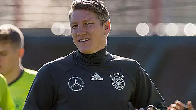 Schweinsteiger'a üç maç ceza