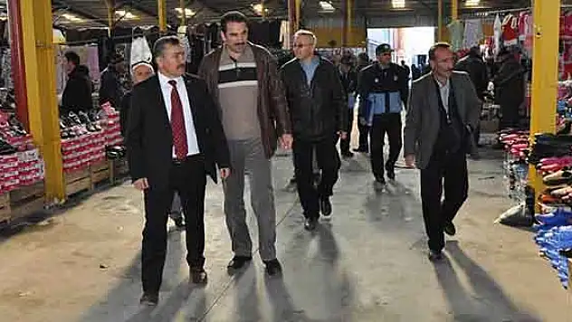 Sebze pazarında 'helal tartı'
