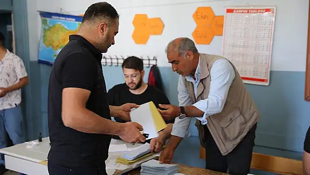 Seçimlerin yenilendiği 3 ilçe ve 4 beldede vatandaşlar sandık başına gitti

