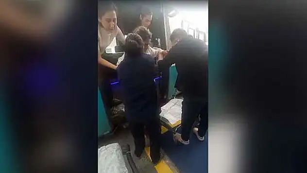 Şehir içi dolmuşta doğum yaptI