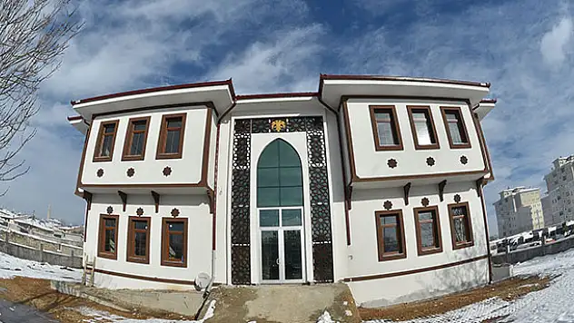 Şehir konakları Konya'yı sarıyor