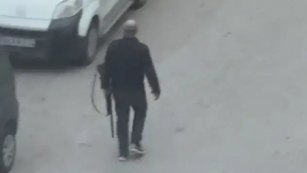 Şehir magandası pompalı tüfekle etrafa dehşet saçtı
