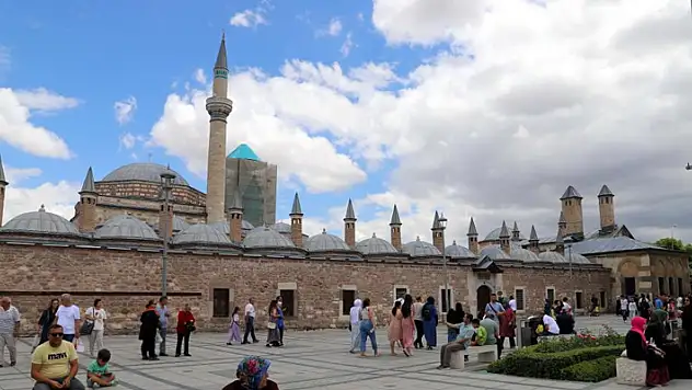 Şehit aileleri ve gaziler, gönüller şehri Konya'yı gezdi
