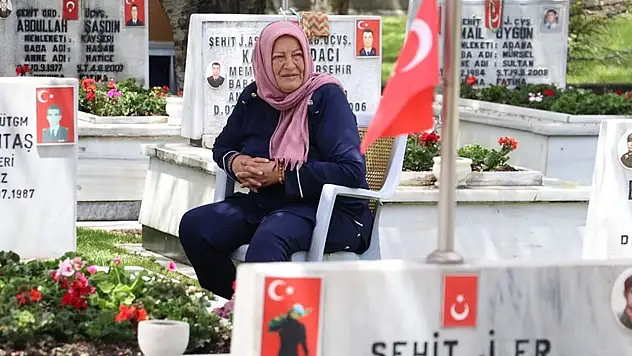 Şehit anneleri, Anneler Günü'nü evlatlarının kabrinde geçirdi