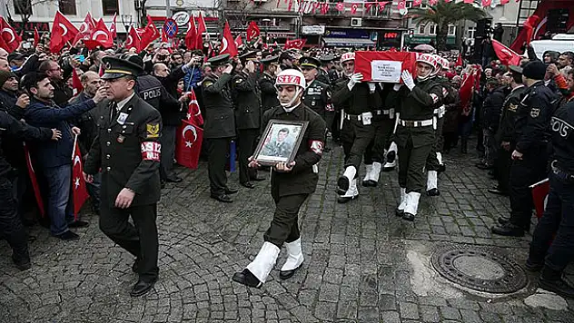 Şehit asker son yolculuğuna uğurlandı