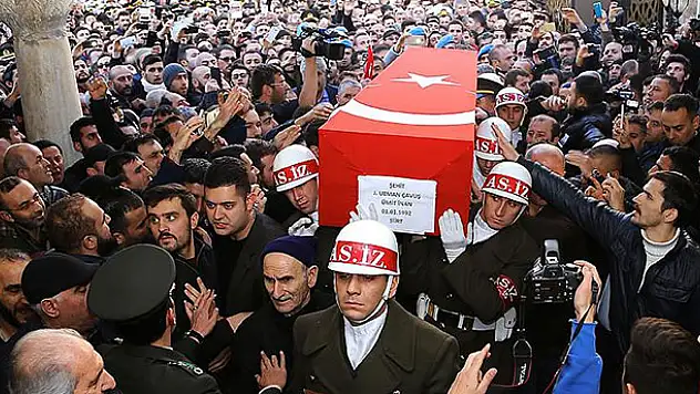 Şehit askerler toprağa verildi