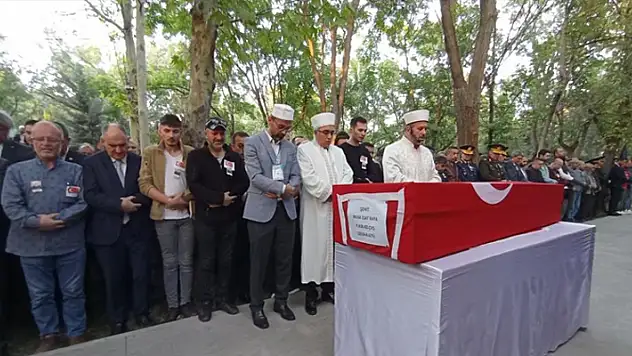 Şehit Astsubay Kıdemli Çavuş Musa Esat Kaya, Konya'da son yolculuğuna uğurlandı