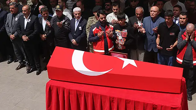 Şehit astsubay son yolculuğuna uğurlandı