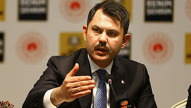 Şehit babası, 'ayakkabısı çamurlu' diye Bakan Kurum'un arabasına binmemiş