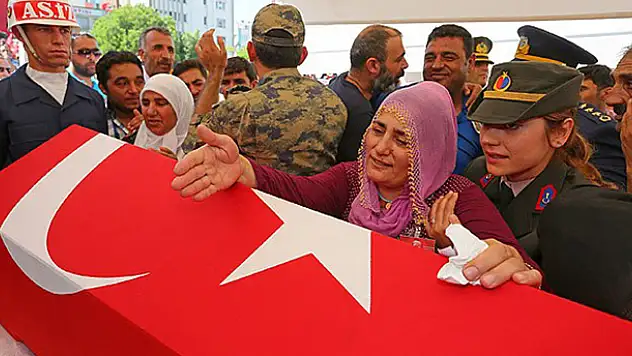 Şehit Çakır Kürtçe ağıtlarla son yolculuğuna uğurlandı