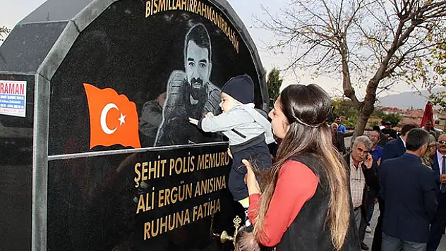Şehit eşi için yaptırdığı çeşme dualarla açıldı
