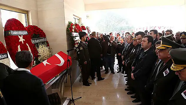 Şehit Jandarma Uzman Çavuş Yeniören'in cenazesi İstanbul'da toprağa verildi