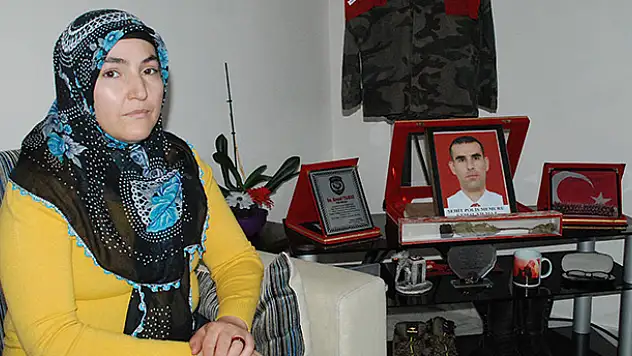 Şehit kocasının hatırasıyla yaşıyor