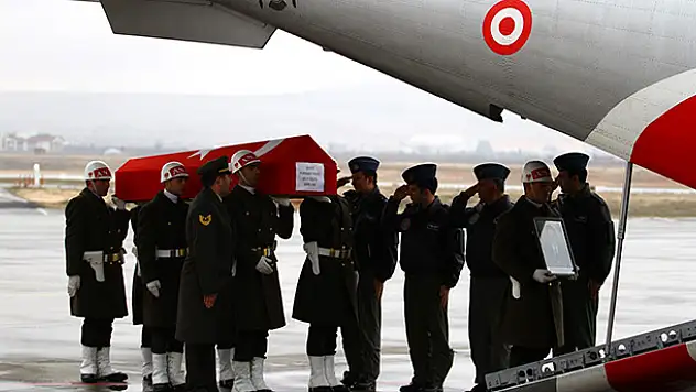Şehit Okan Altıparmak için Gaziantep Havalimanı'nda tören düzenlendi