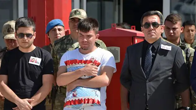 Şehit olan bebeğinin yastığına sarıldı