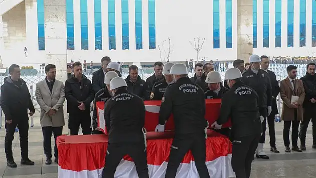 Şehit pilotlar Ankara'da son yolculuğuna uğurlandı
