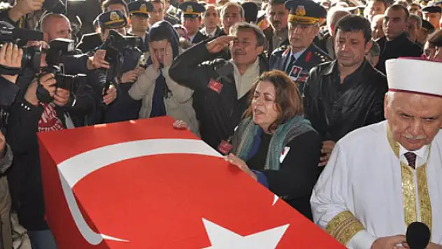 Şehit pilotlar son yolculuğuna uğurlandı