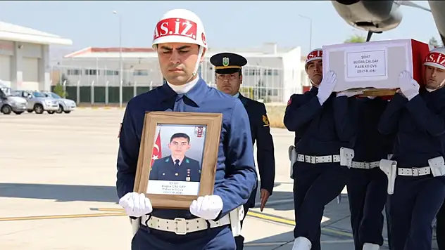 Şehit Piyade Astsubay Kıdemli Çavuş Çalgay Çorum'da son yolculuğuna uğurlandı
