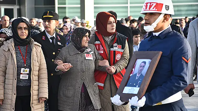 Şehit Piyade Uzman Çavuş Mustafa Işık'ın cenazesi Konya Havalimanı'na getirildi

