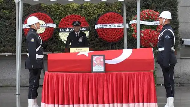 Şehit polis için İstanbul Emniyet Müdürlüğü'nde tören düzenlendi

