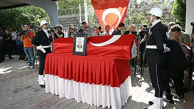 Şehit polis memuru Sedat Gezer son yolculuğuna uğurlandı
