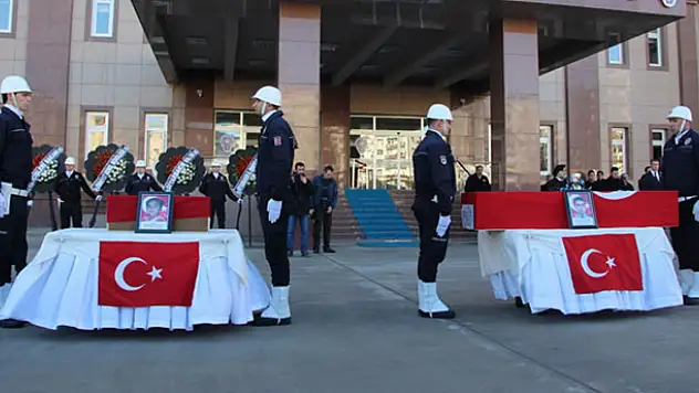 Şehit polis memuru ve kızı için tören!