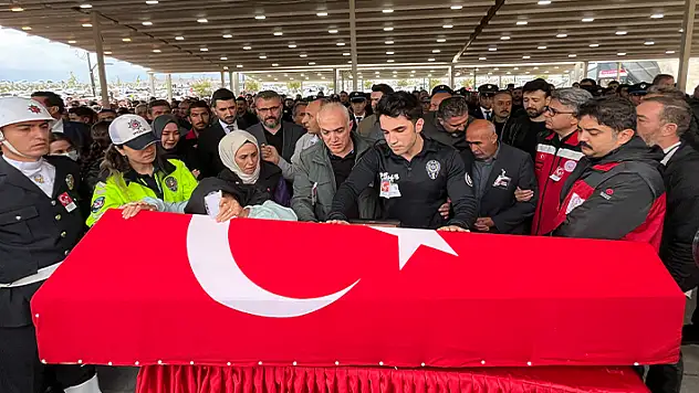 Şehit Polis Şeyda Yılmaz son yolculuğuna uğurlandı
