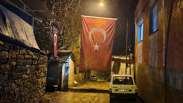 Şehit Sözleşmeli Er Adem Kel'in Hatay'daki ailesine şehadet haberi verildi

