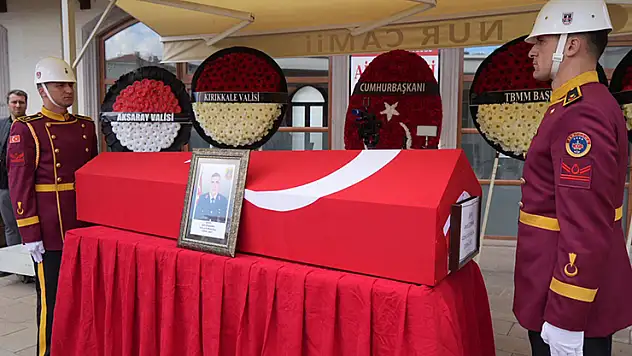Şehit Uzm. Jandarma Çavuş Arif Özdemir son yolculuğuna uğurlanıyor