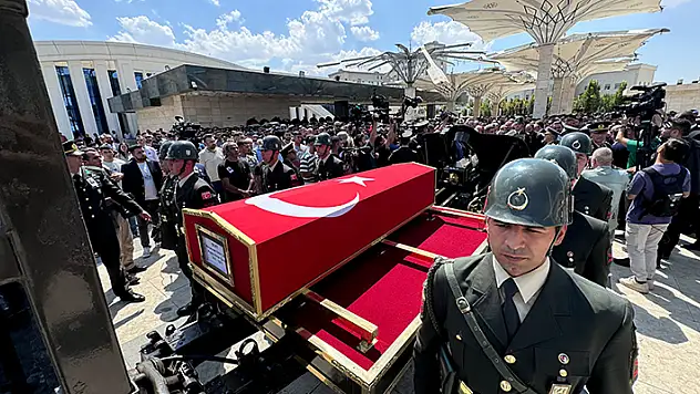Şehit Uzman Çavuş, son yolcuğuna uğurlandı
