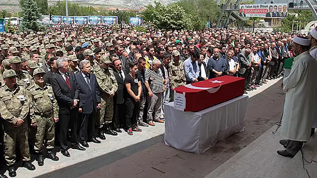Şehitlerimizi uğurluyoruz