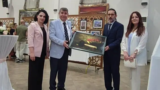 Şehrimiz İmzamız Sergisi, davetlilerden tam not aldı