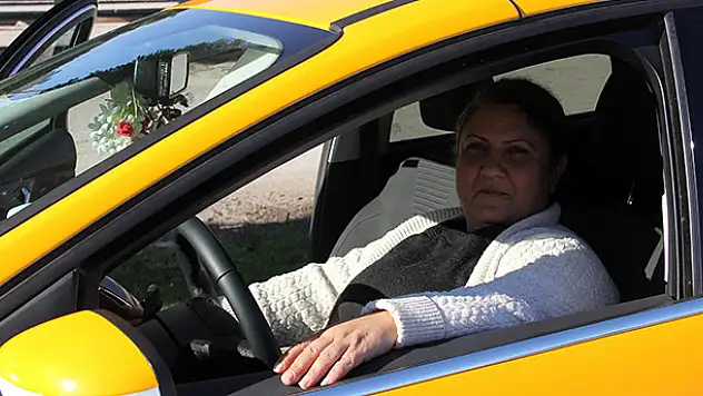 'Selamünaleyküm abi, pardon abla'