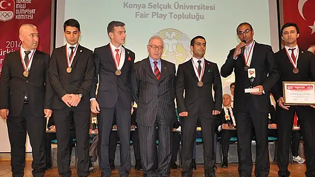 Selçuk Fair Play Ödülünü Aldı