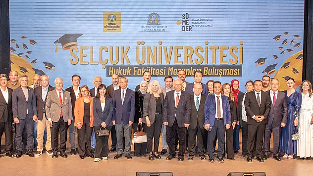 Selçuk Hukuk mezunlar yıllar sonra yeniden buluştu