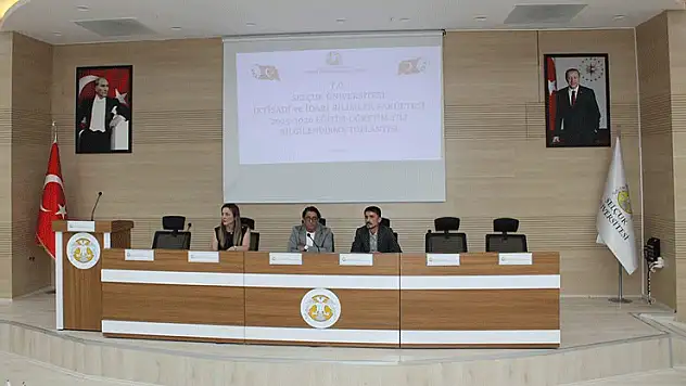 Selçuk İİBF'de  bilgilendirme toplantısına yoğun ilgi