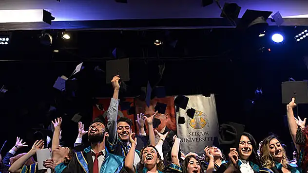 Selçuk İletişim'de mezuniyet heyecanı