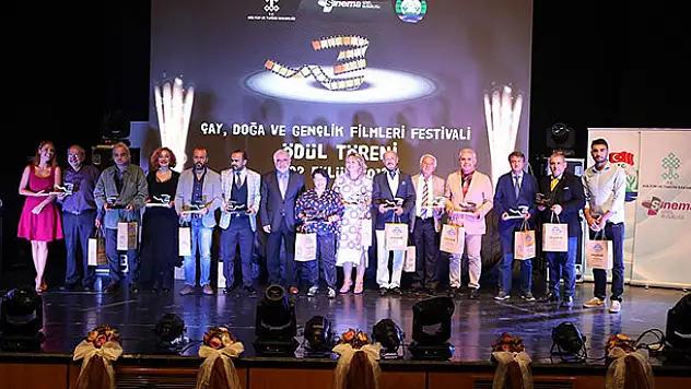 Selçuk İletişim Ödülleri Topladı