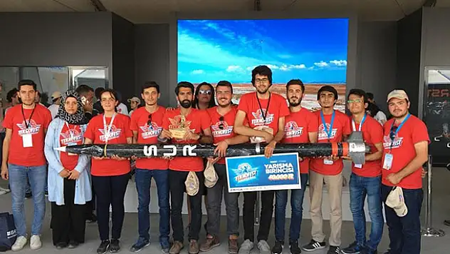 Selçuk Roket Takımı, TEKNOFEST'te birincilik elde etti