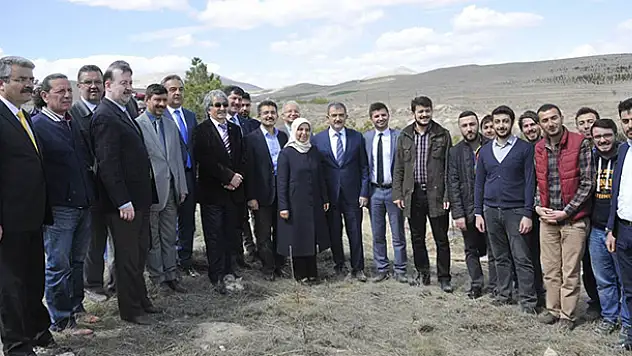 Selçuk'ta 100 Bin Fidan Toprakla Buluştu