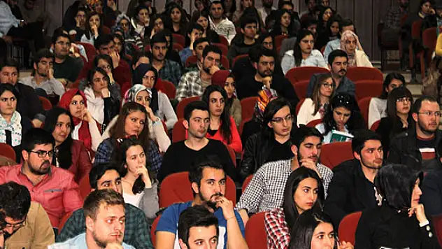 Selçuk'ta Maliye Paneli Gerçekleştirildi
