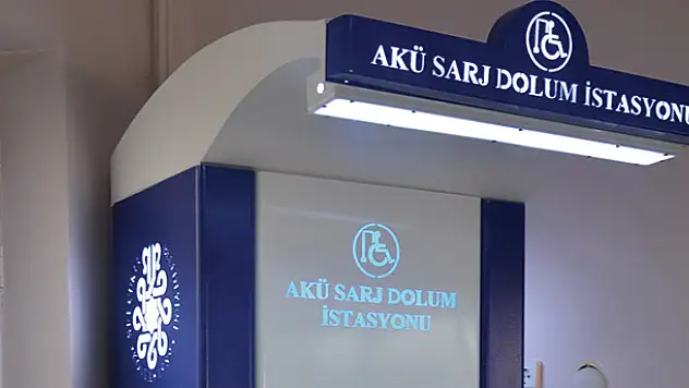 Selçuk Tıp'a engelli araç şarj istasyonu kuruldu