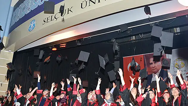 Selçuk Tıp Fakültesi'nde mezuniyet heyecanı