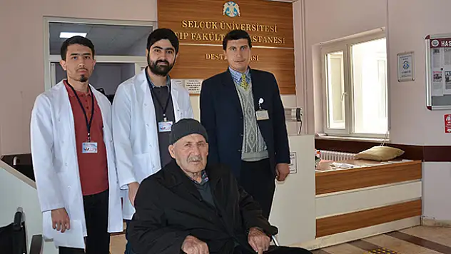 Selçuk Tıp'ta destek masası gönüllüleri projesi hayata geçti