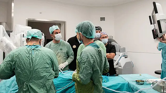Selçuk Tıp'ta Robotik Cerrahiyle 100. operasyon
