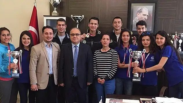 Selçuk'un sporcuları 11 madalya ve 2 kupa ile döndü