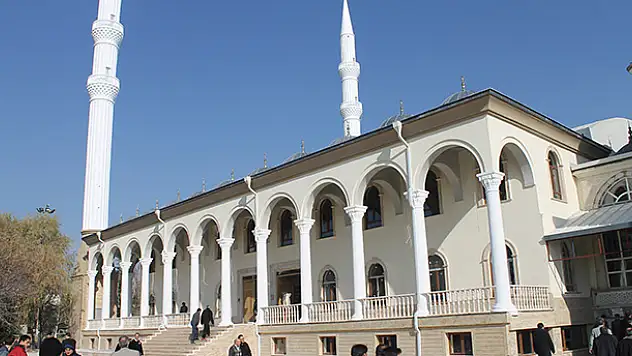Selçuk Üniversitesi Kampüs Camii Külliyesi Cuma günü açılıyor